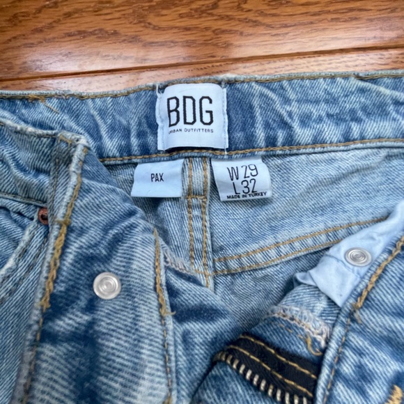 Women's BDG Urban Outfitter Destructed Jeans 29/32 - Picture 6 of 6